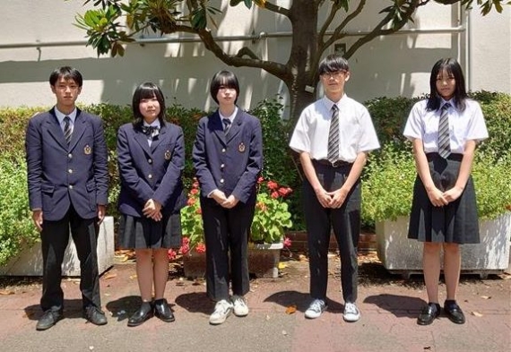 成瀬高等学校の制服