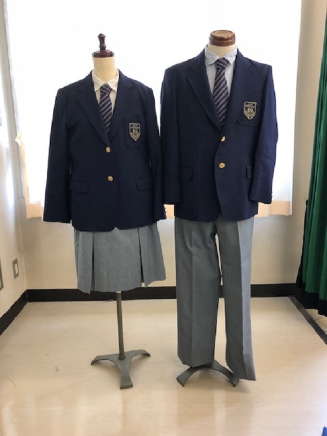国際高等学校の制服